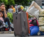 Migran miles de venezolanos migran por tierra hacia Colombia