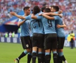 Uruguay le pega 3-0 a Rusia