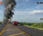Incendio de pipa de titsa provoca cierre en carretera Victoria - Matamoros