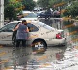 Tormenta deja inundaciones y autos varados en Reynosa