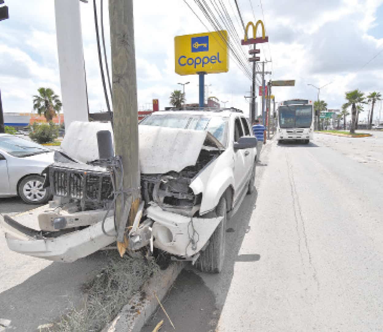 Se Impacta Contra Poste