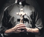 Sufre la iglesia católica una crisis de sacerdotes