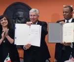 México y EUA firman acuerdo de aviación civil