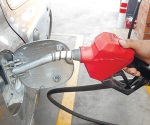 Desconfían bajen precio de gasolina