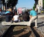 Bloquea CNTE vías de tren en Michoacán