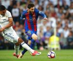 Lionel Messi opaca a Cristiano Ronaldo en clásico español