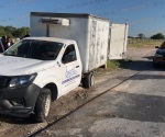 Explotan llantas traseras y causan volcadura de camión de Sarita