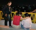 Impiden suicidio de mujer en puente Tampico