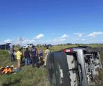 Vuelca camioneta tipo Van con pasaje en autopista Matamoros-Reynosa