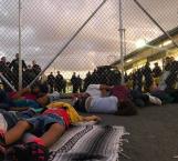 ‘Toman’ migrantes puente Nuevo de Matamoros; cierran cruce