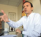 Renuncia delegado de Bolivia tras insultar a AMLO