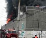 Se incendia bodega de químicos de Monterrey
