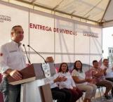 Alcalde de Madero entrega viviendas dignas a familias de escasos recursos