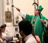 Por coronavirus la Iglesia Católica suprime el saludo de la paz en misa