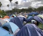 Promete Federación reubicar a los migrantes varados en la frontera