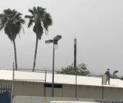 Avanza construcción de hospital móvil en Reynosa; gobernador supervisa obra