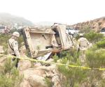 Mueren seis soldados tras volcar en Tijuana