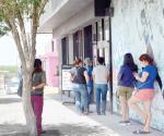 Familias salen a pasear y pagar