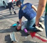 Cae motociclista desde distribuidor vial de Tampico