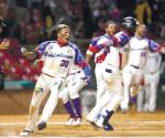 Dominicana sufre pero va a la final