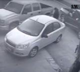 Capta en vídeo a ladrones de camionetas