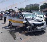 Choca taxi; lesionadas dos pasajeras