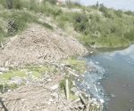 Tiran más basura a canales y drenes