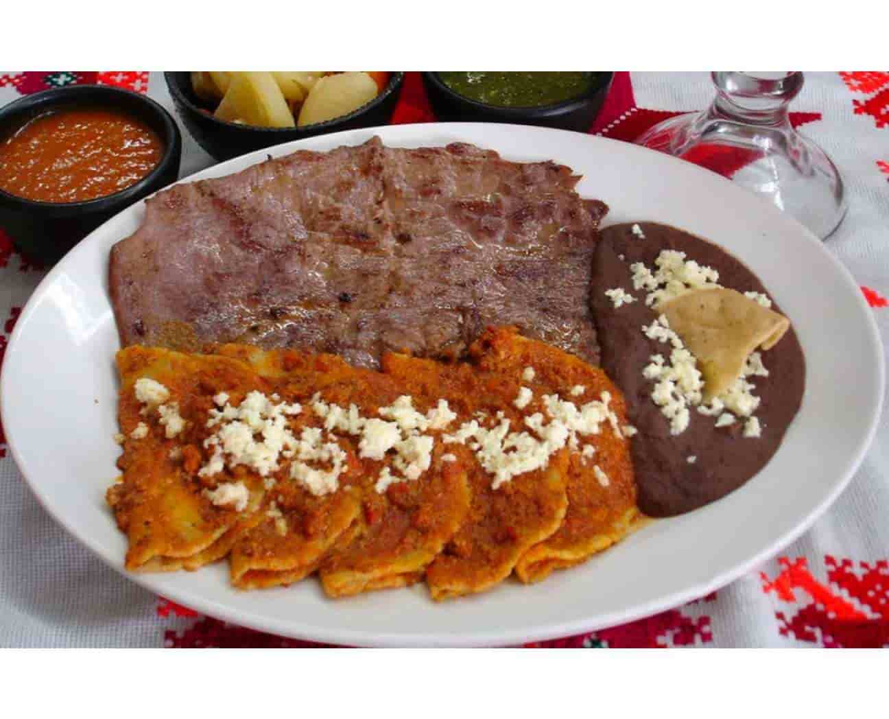 Enchiladas huastecas y platillos tradicionales de San Luis Potosí