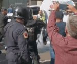 Gasero abre manguera de pipa en protesta