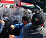 Se enfrentan policías contra gaseros en la Cdmx