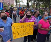 Ciudadanos se manifiestan en contra de la Junta de Aguas y Drenaje