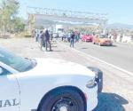 Bloquean autopista de México a Puebla