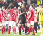 Benfica rescata la igualada ante Ajax