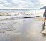Derrama químicos Dynasol, en playa