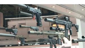 Legisladores pactan reforma que limita venta de armas en EU