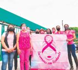 Mujeres con cáncer de mama protestan