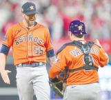 Javier y Astros lanzan sin hits; la serie mundial  se empata 2-2