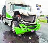 Chocan camiones por falta de precaución