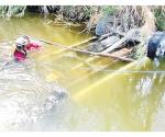 Hallan 14 muertos dentro de camioneta volcada en cauce del río de Pesquería, NL