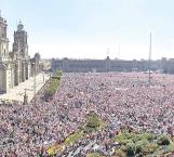 Ola pintó de rosa al Zócalo