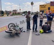 Se lesiona motociclista en choque