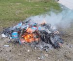 Indígenas de Chiapas queman libros de texto