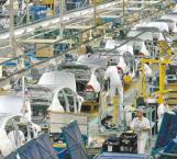 Evaluarán producción de partes automotrices
