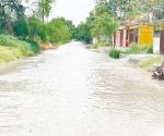 Convierten lluvias calles en arroyos