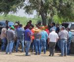 Agricultores amagan con cerrar carretera