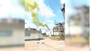 Fallecen en refinería tres por fuga de gas