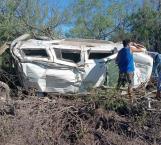 Fallece al volcar la camioneta