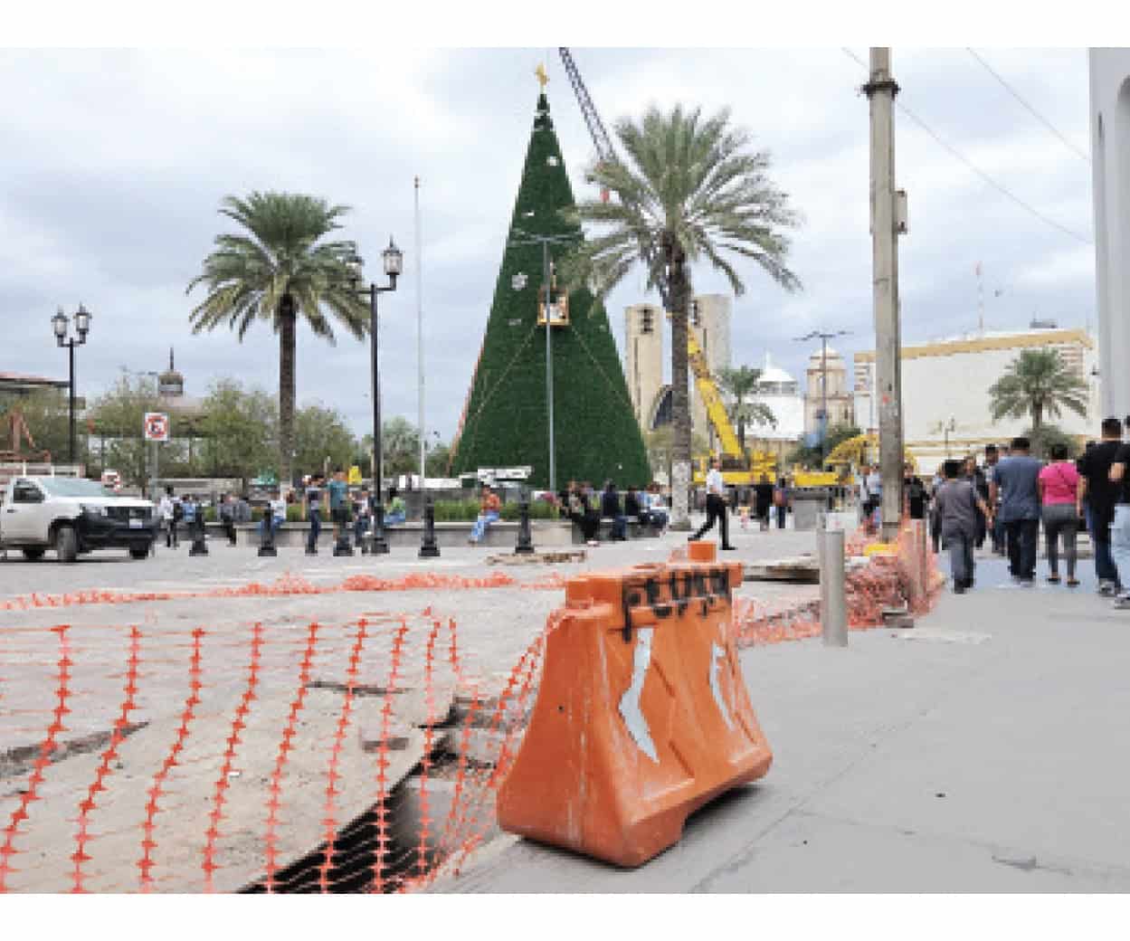 Retrasan remodelación de la plaza principal