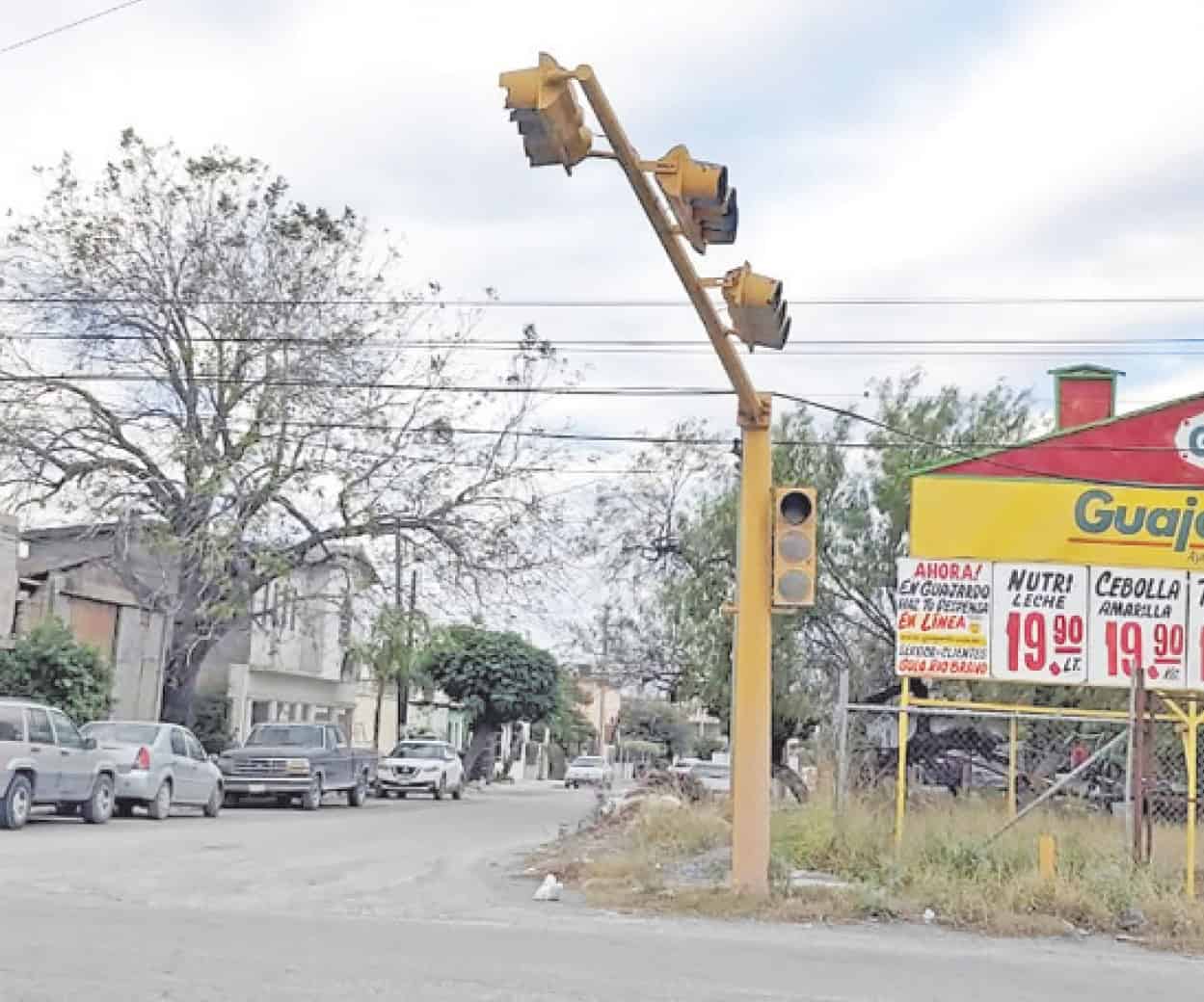 Dañan los camiones la semaforización