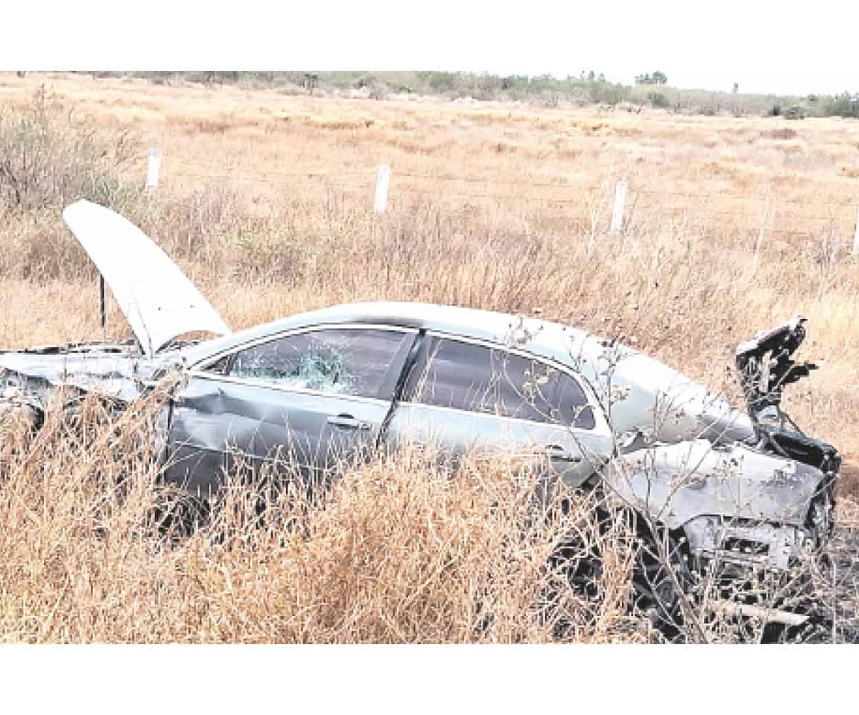 Vandalizan auto bajo el viaducto Reynosa